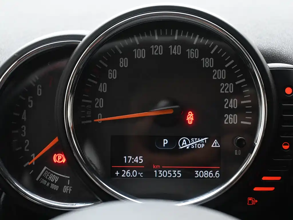 MINI Clubman 2016 — фото 13