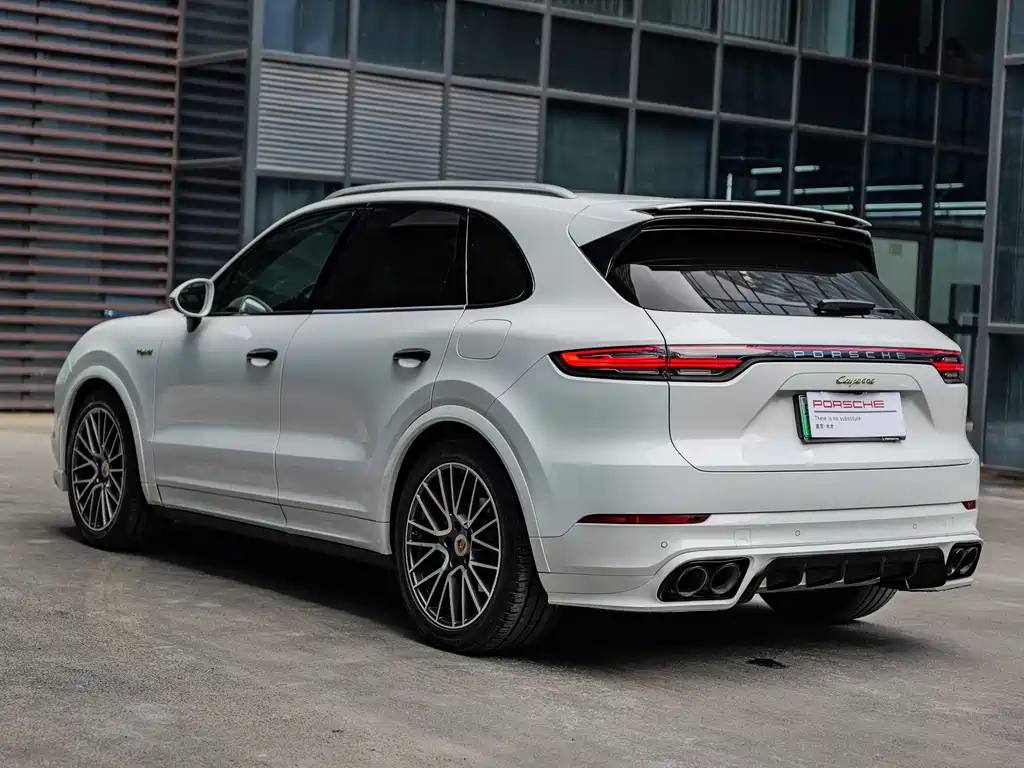 Porsche Cayenne Hybrid 2019 — фото 3