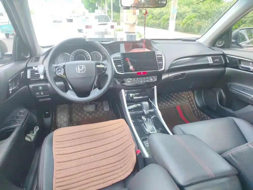 Honda Accord 2018 — фото 13
