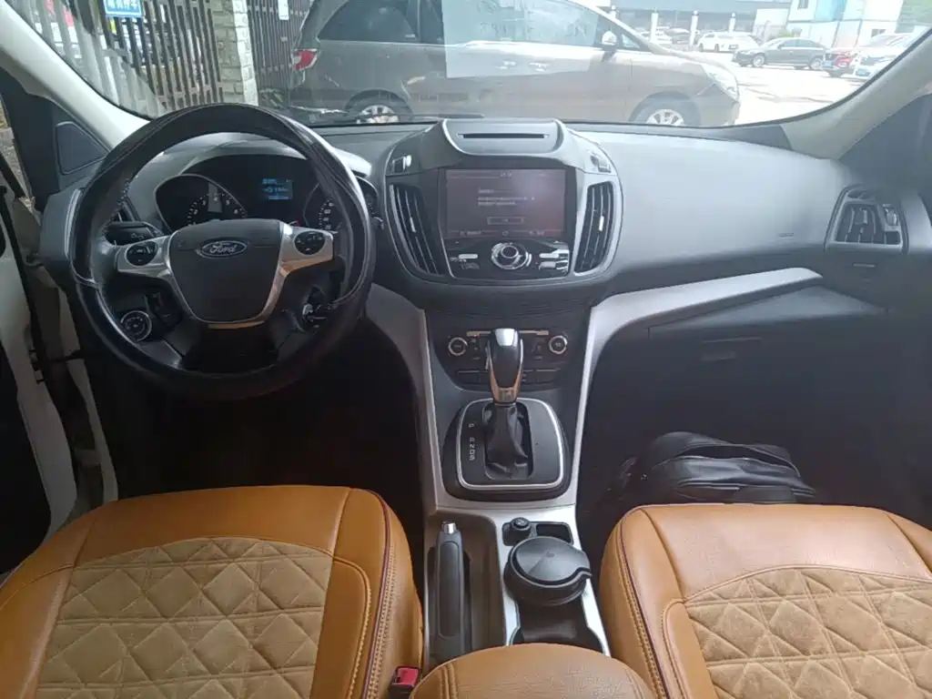 Ford Kuga 2015 — фото 10