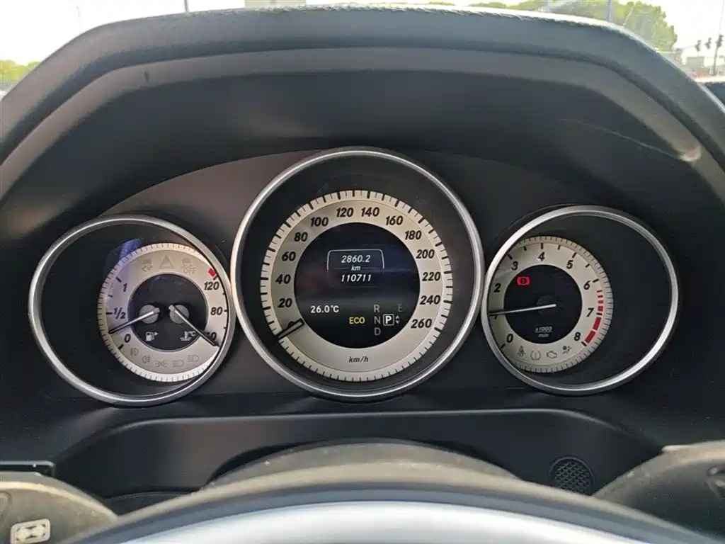 Mercedes-Benz E-Class 2015 — фото 12