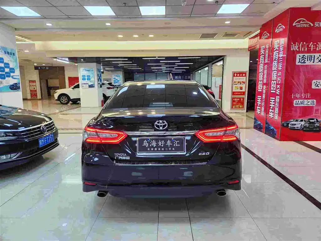 Toyota Camry 2018 — фото 8