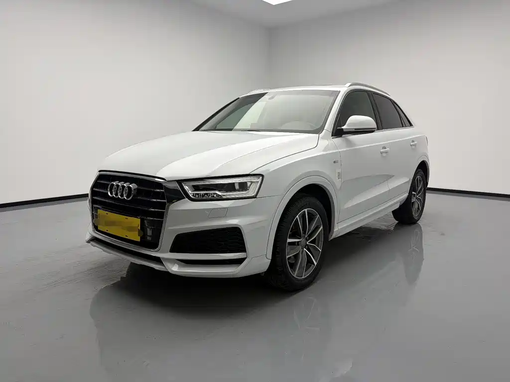 Audi Q3 2019 — фото 1