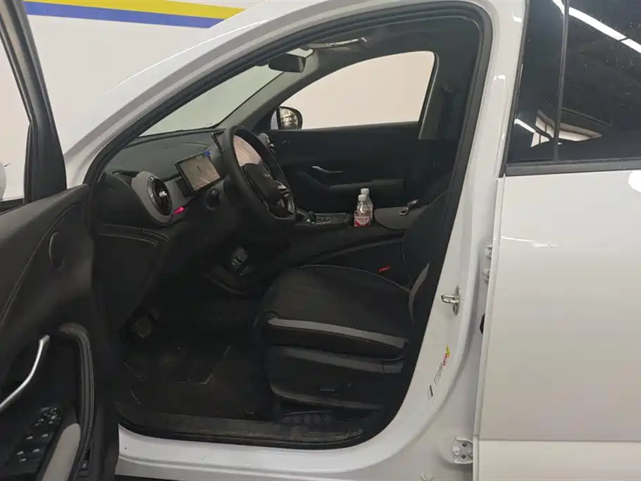 BYD Seal 05 DM-i 2025 — фото 9