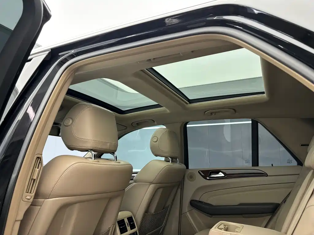 Mercedes-Benz M-Class 2012 — фото 17