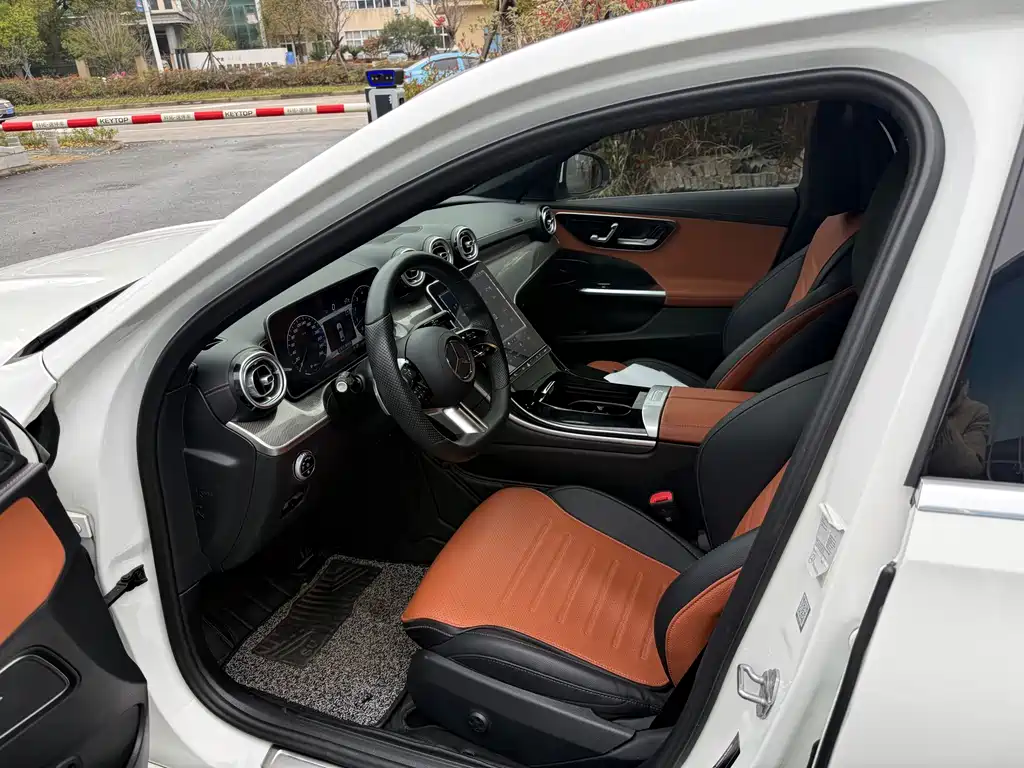 Mercedes-Benz C-Class 2023 — фото 8