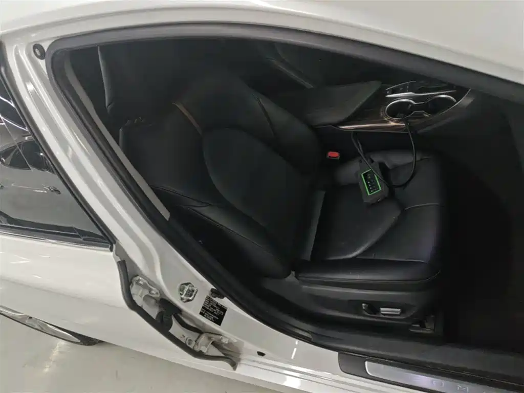 Toyota Camry 2021 — фото 25