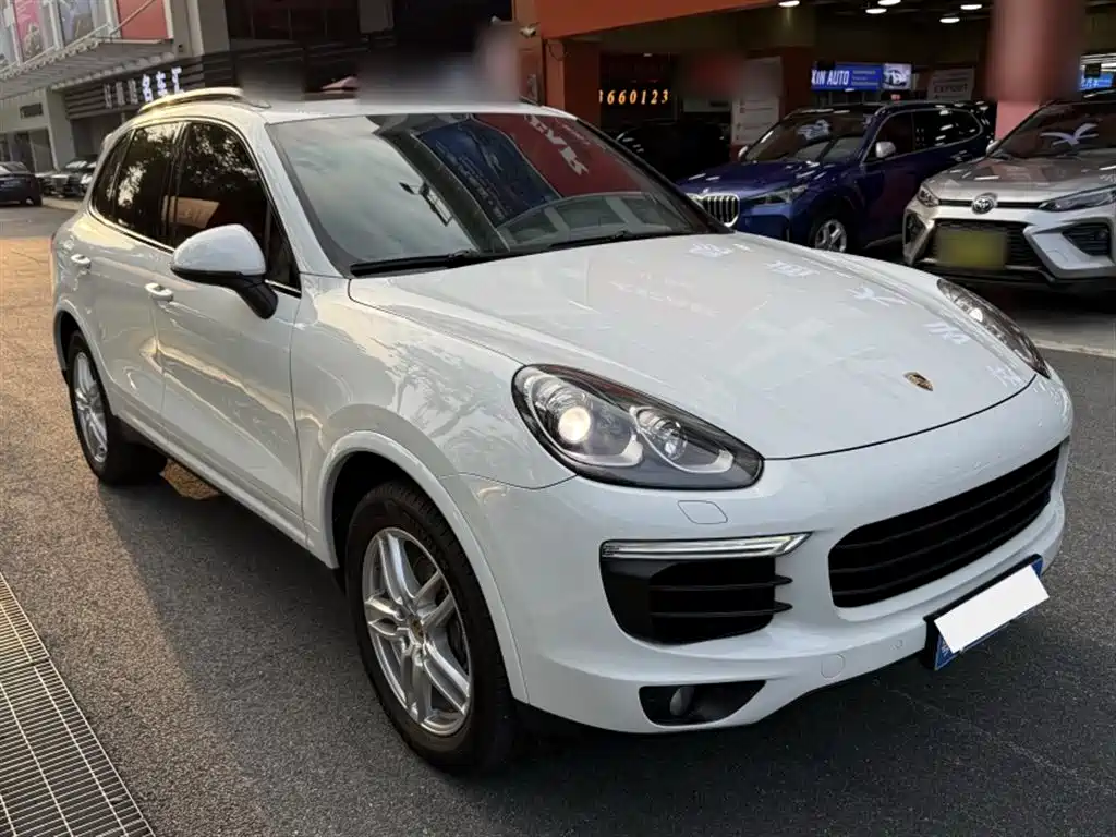 Porsche Cayenne 2017 — фото 23