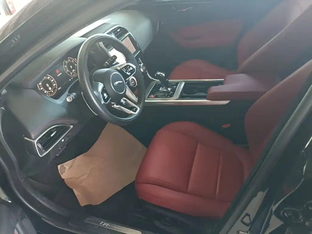 Jaguar XEL 2023 — фото 15