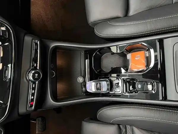 Volvo XC40 2023