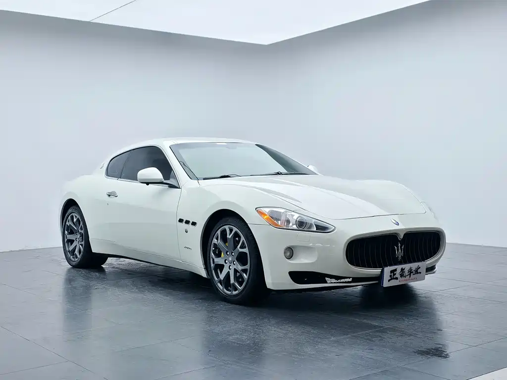 Maserati Granturismo 2014 — фото 2