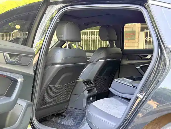 Audi A6L 2022