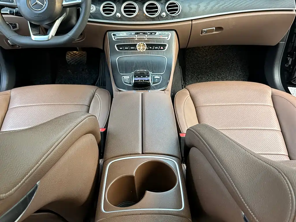 Mercedes-Benz E-Class 2018 — фото 15