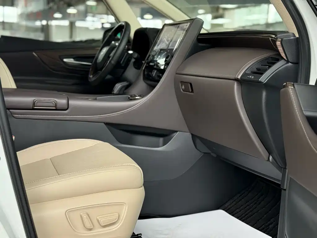 Toyota Alphard 2024 — фото 20