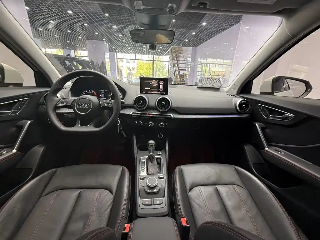 Audi Q2L 2023 — фото 17