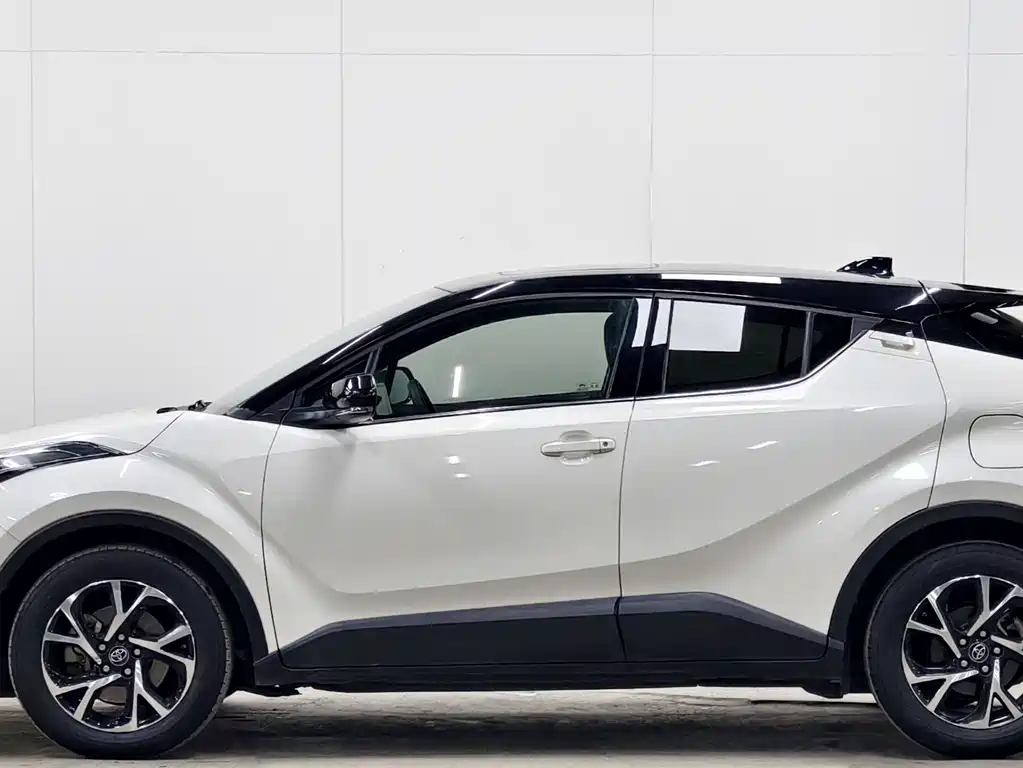 Toyota C-HR 2019 — фото 7
