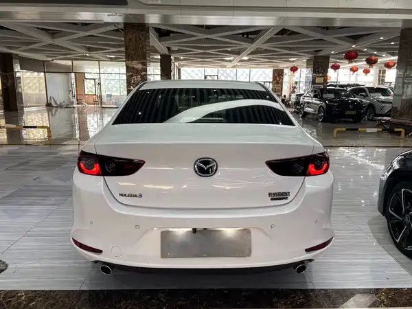 Mazda 3 Axela 2023