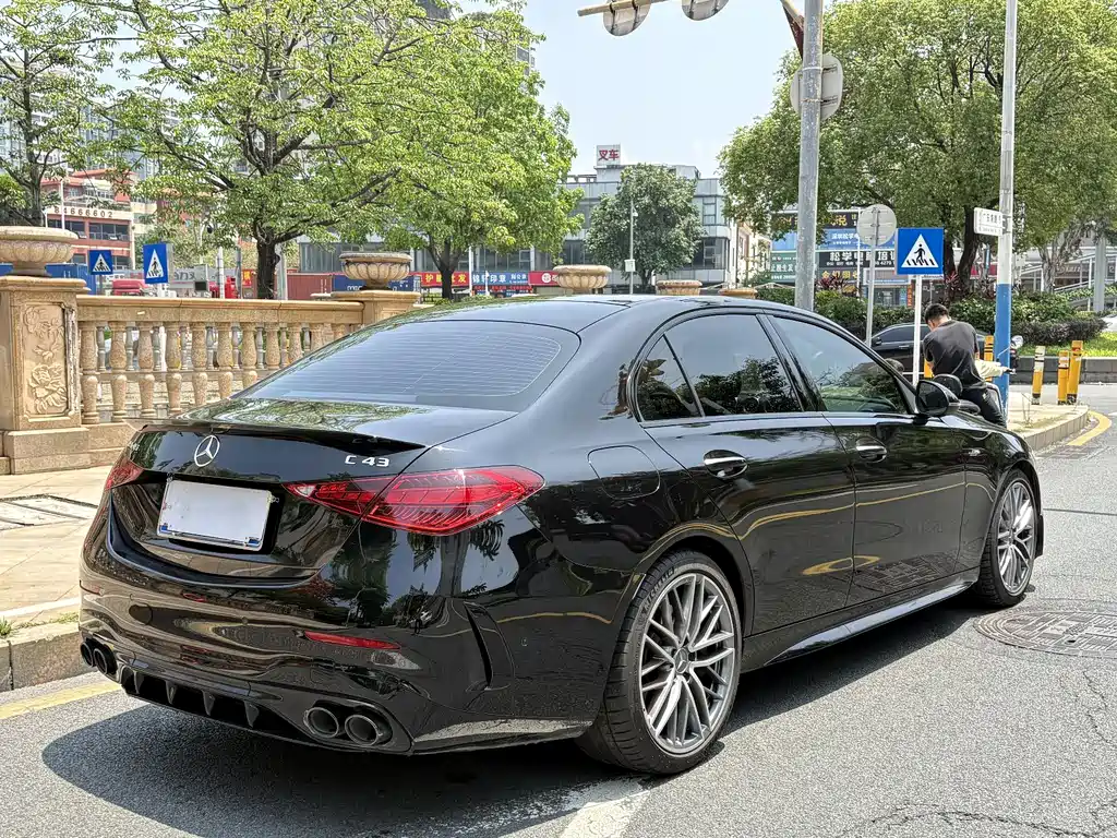 Mercedes-Benz C-Class AMG 2025 — фото 6