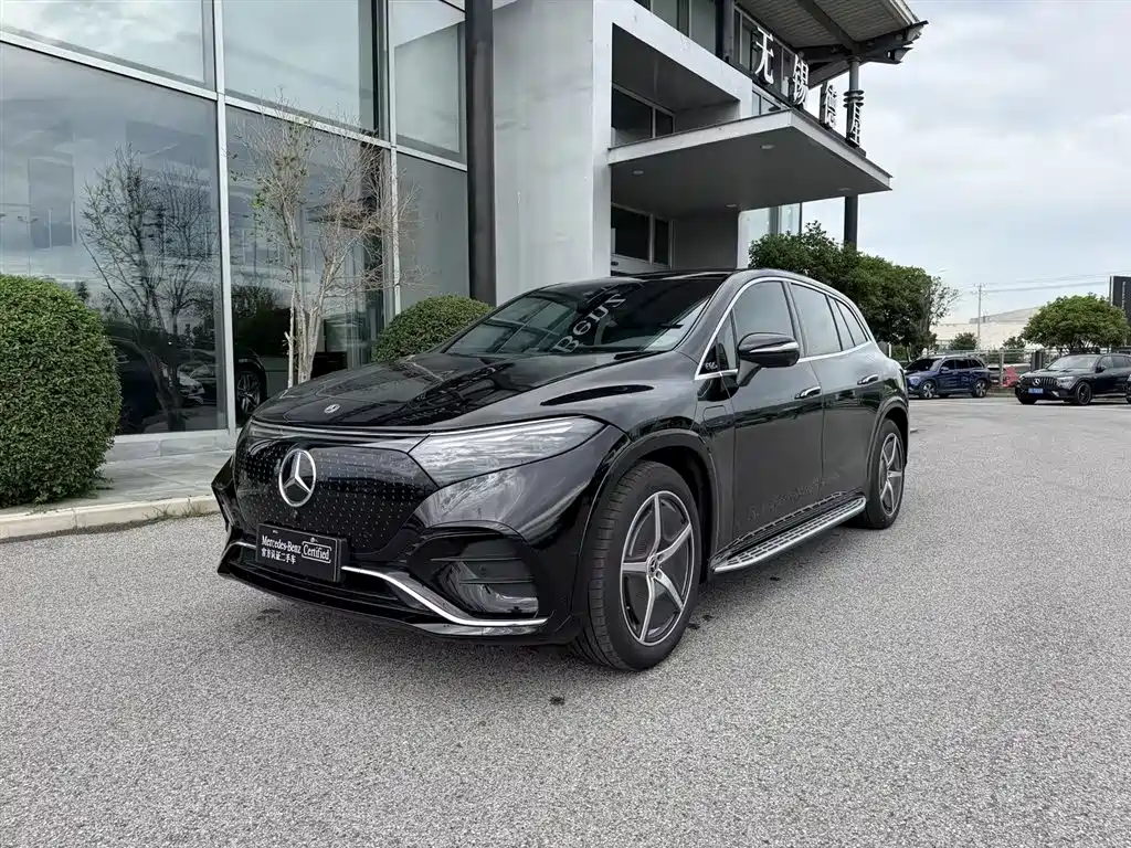 Mercedes-Benz EQS SUV 2026