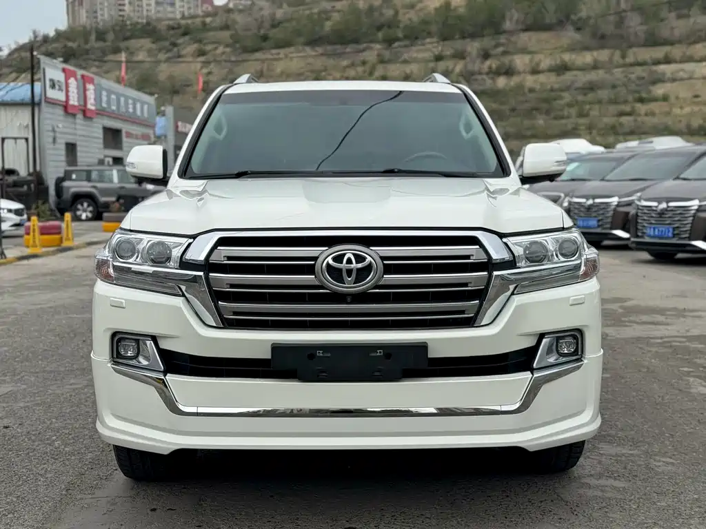 Toyota Land Cruiser 2018 — фото 2