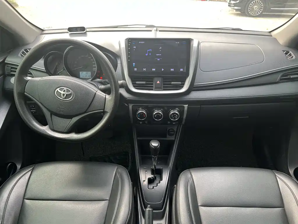 Toyota Yaris L 2020