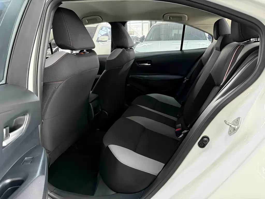 Toyota Corolla 2023 — фото 15