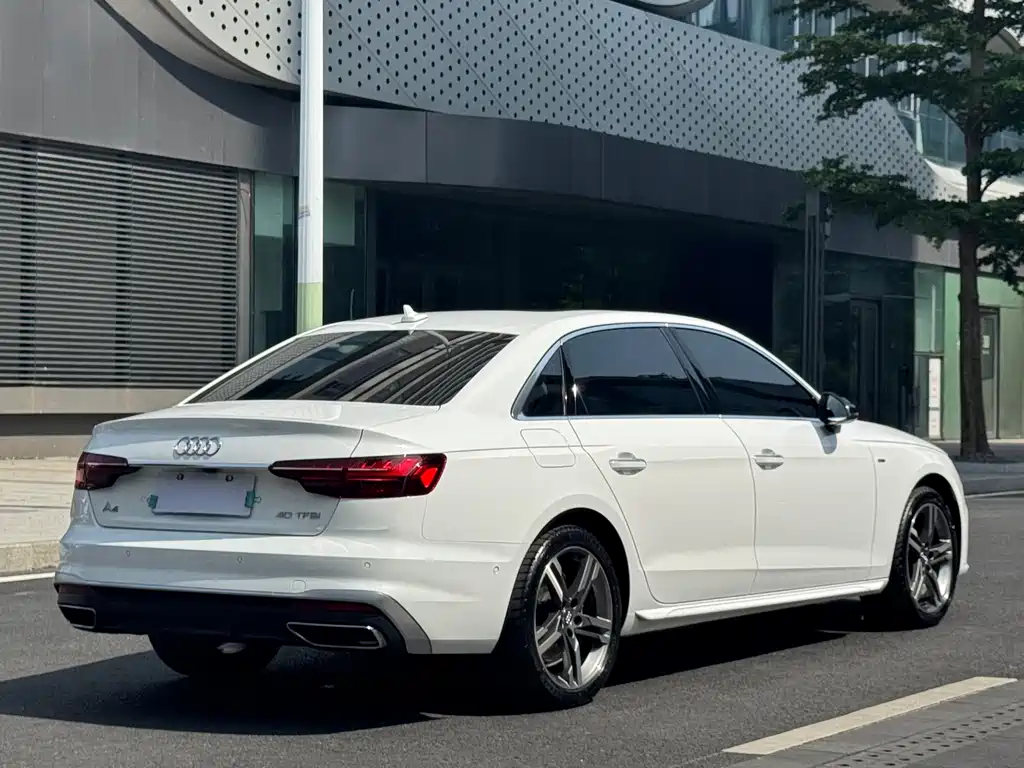 Audi A4L 2021 — фото 31