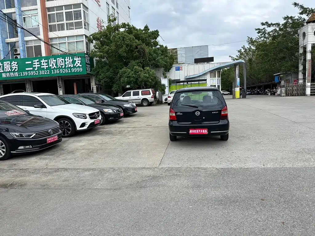 Nissan Livina 2010