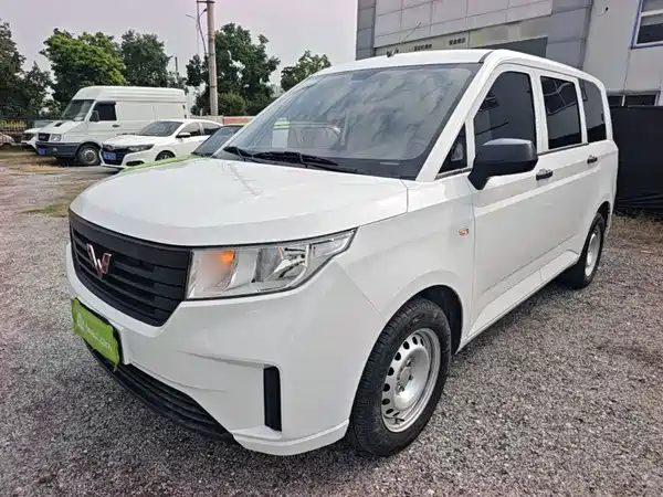 Wuling Hongguang PLUS 2024