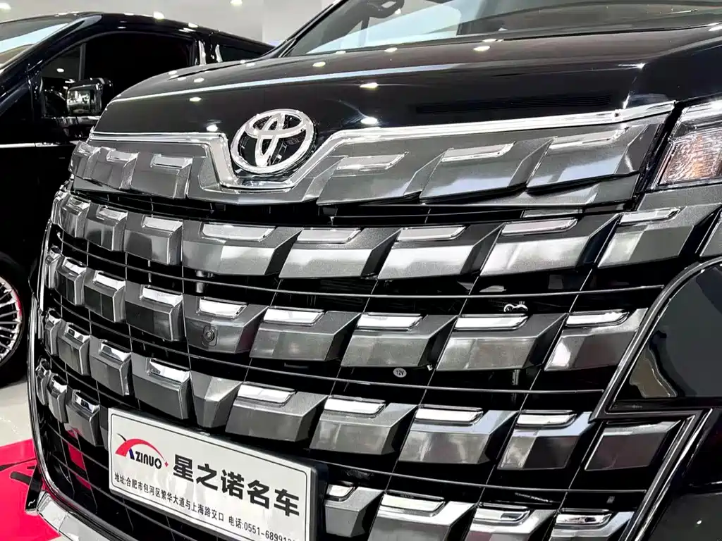 Toyota Hiace — фото 3