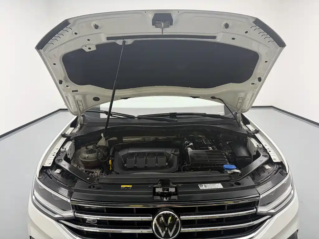 Volkswagen Tiguan L 2023 — фото 17