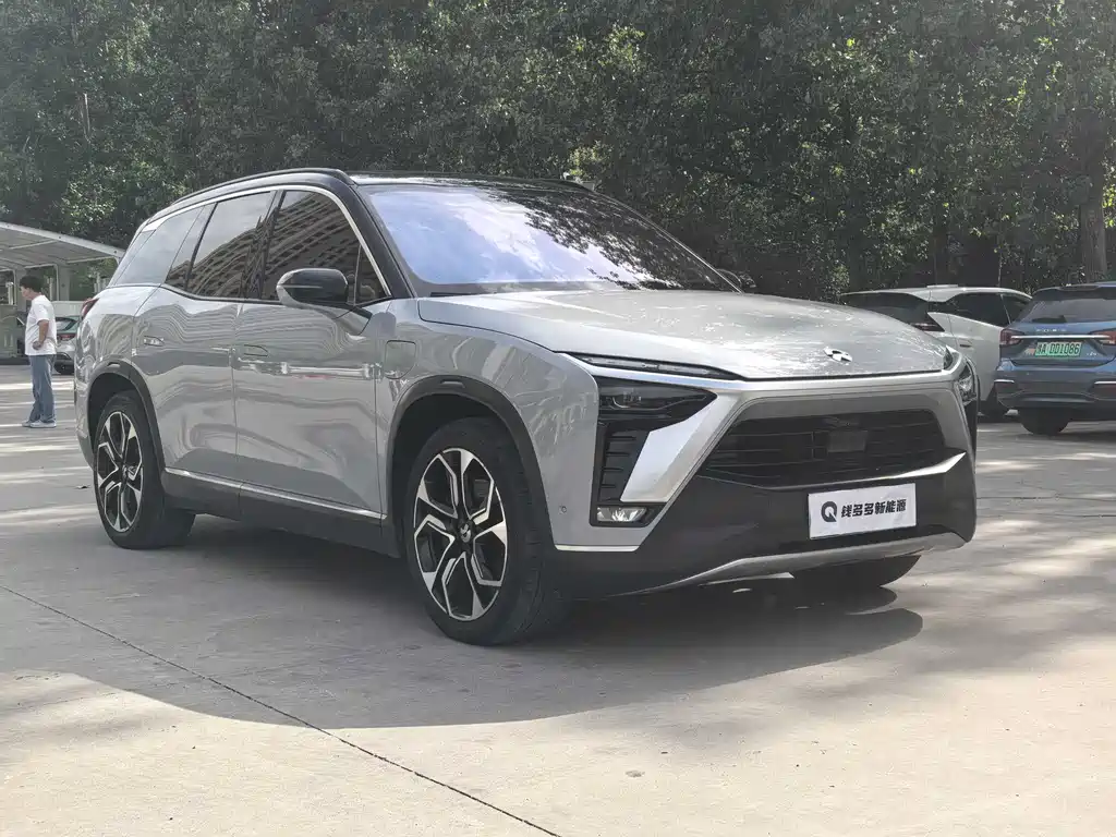 NIO ES8 2021