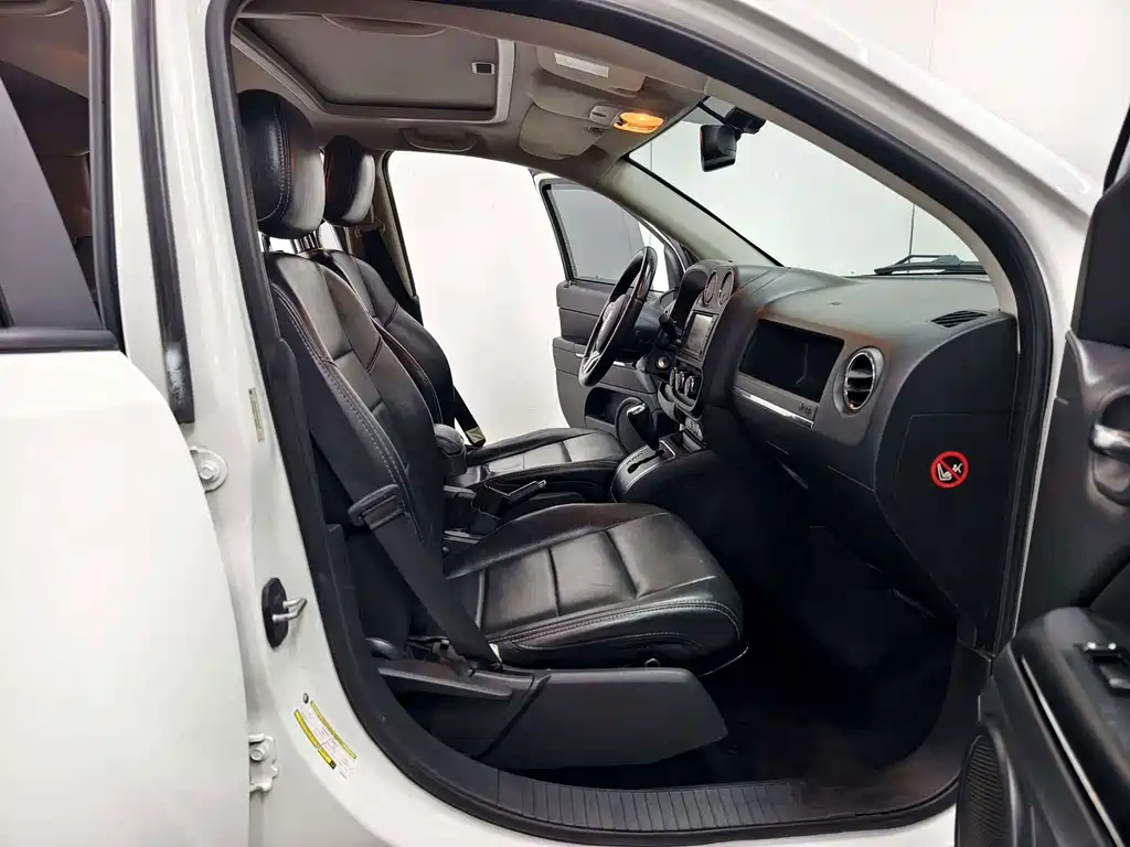 Jeep Compass 2013 — фото 14