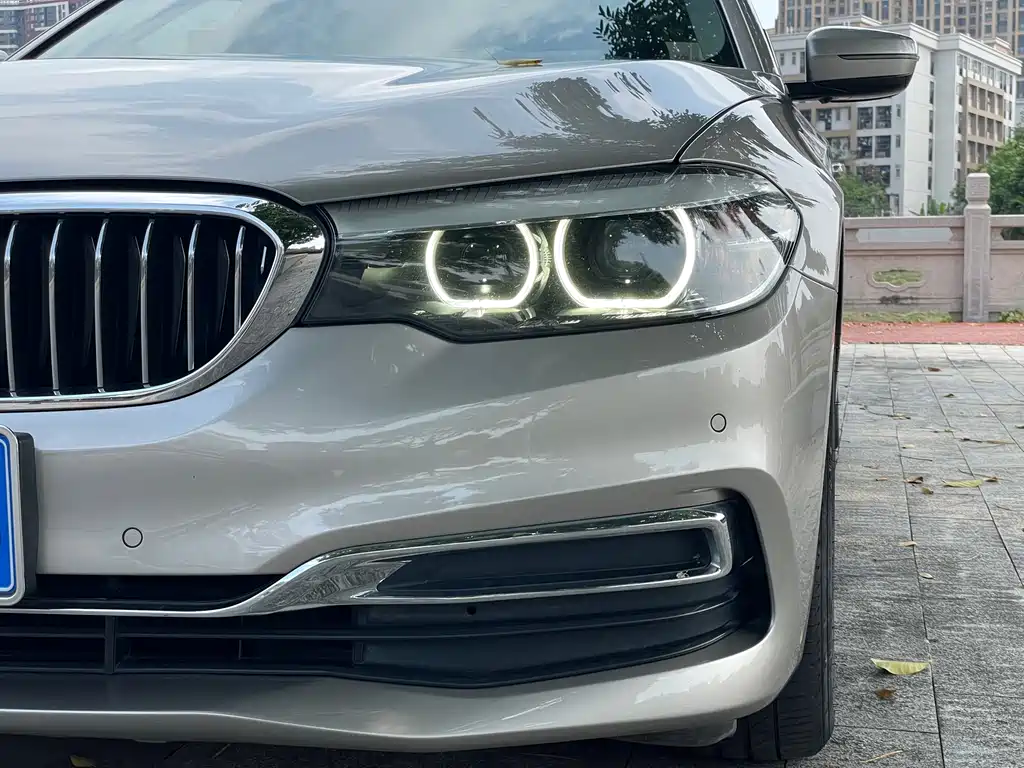 BMW 5 Series 2020 — фото 17