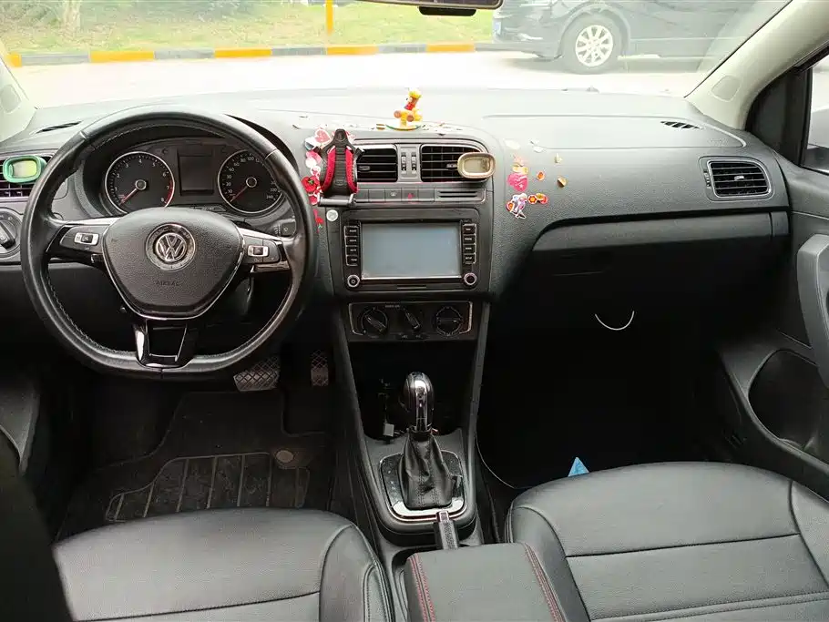 Volkswagen Polo 2016 — фото 12