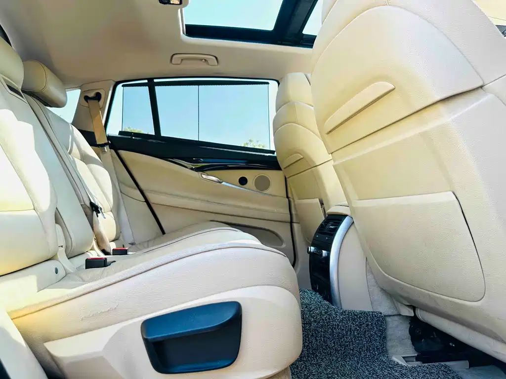 BMW 5 Series GT 2013 — фото 13