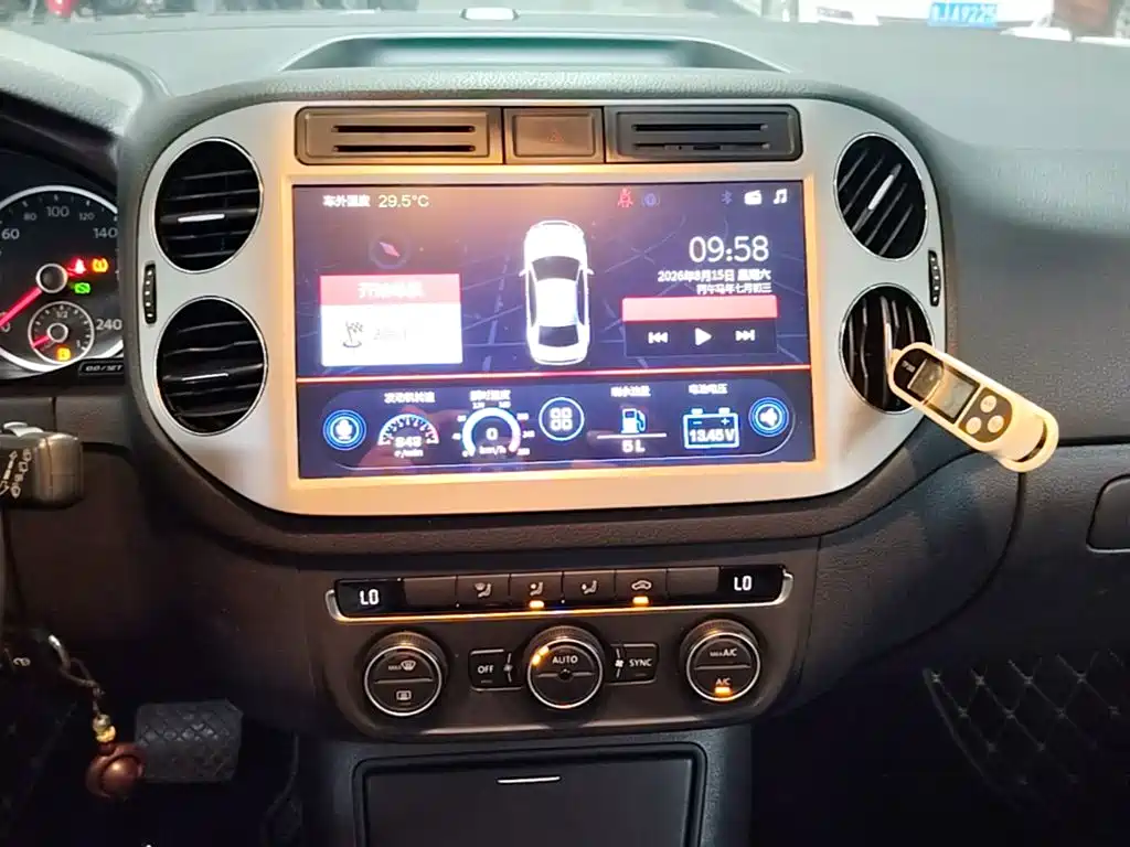 Volkswagen Tiguan 2015 — фото 13