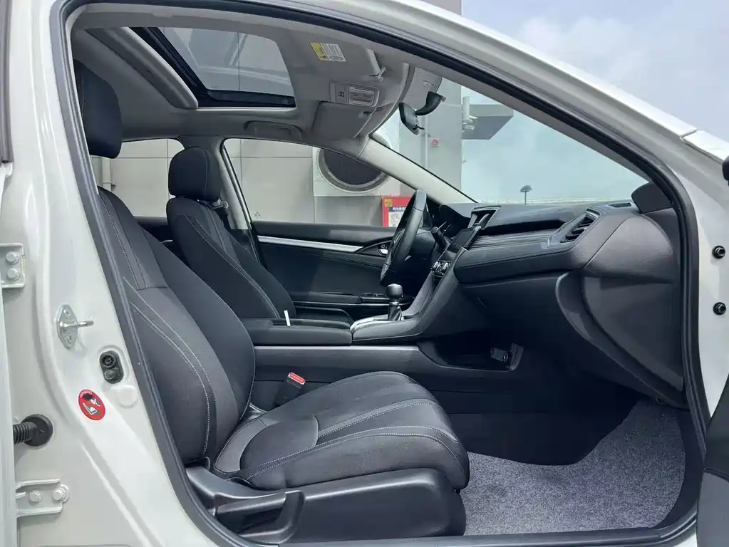 Honda Civic 2020 — фото 17