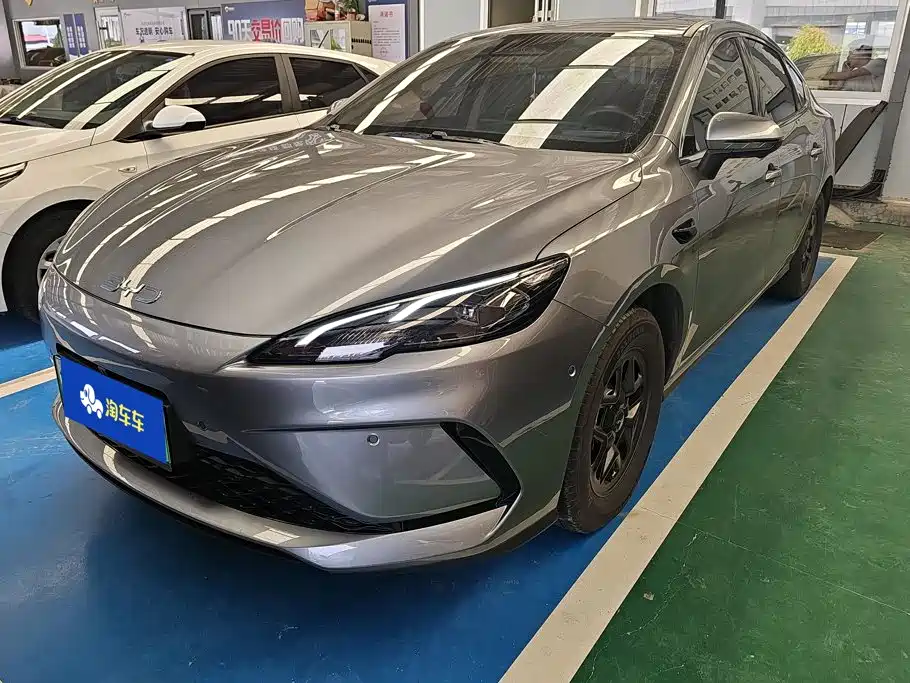 BYD Seal 05 DM-i 2025 — фото 1