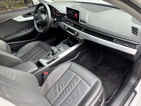 Audi A4L 2018