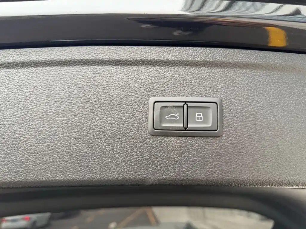 Audi Q5L 2023 — фото 14