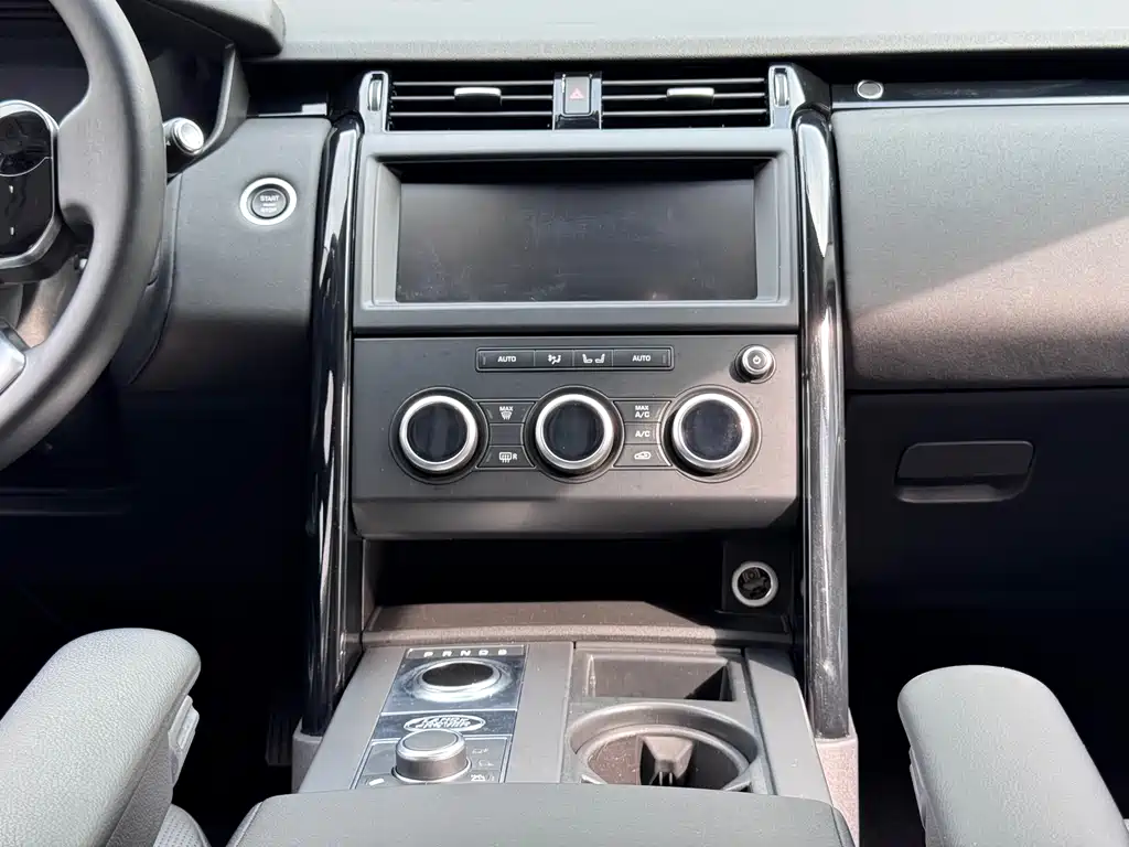Land Rover Discovery 2020 — фото 16