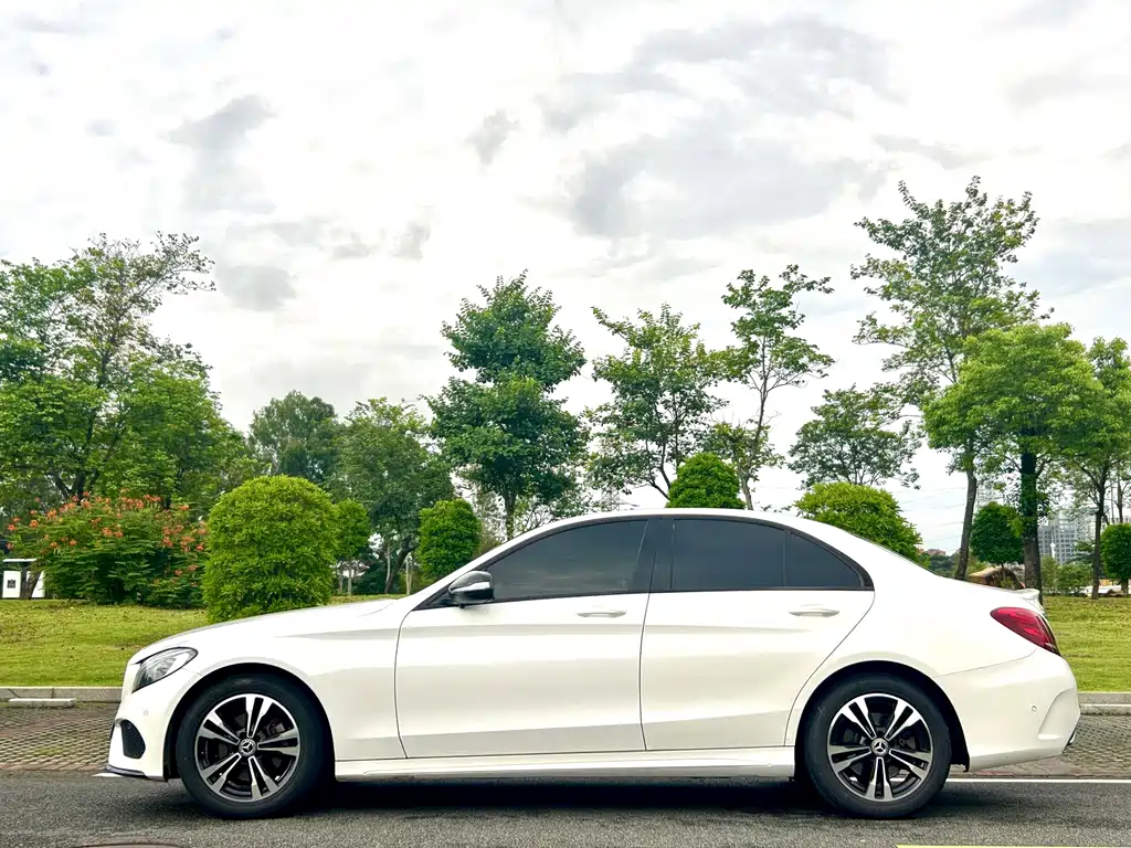 Mercedes-Benz C-Class 2017