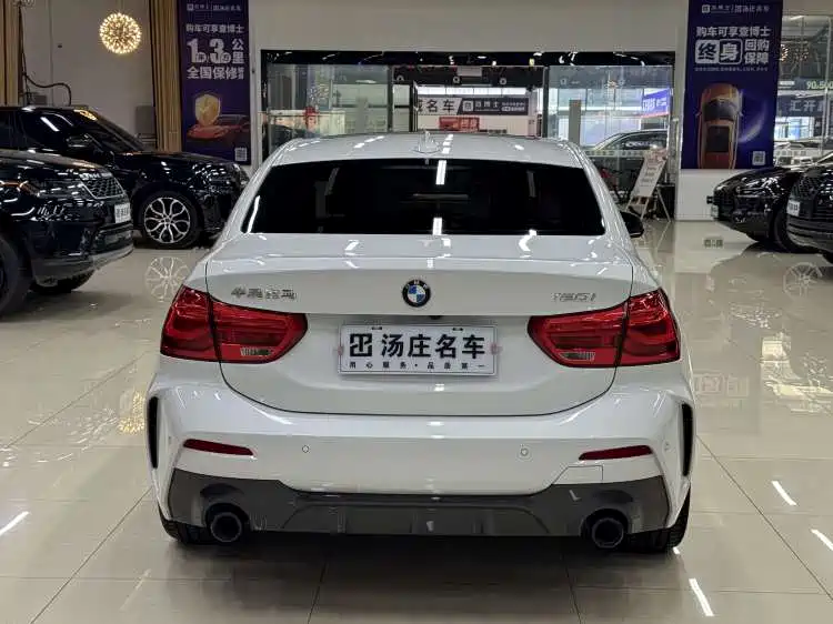 BMW 1 Series 2022 — фото 10