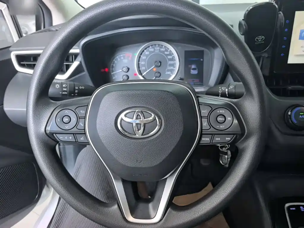 Toyota Corolla 2022 — фото 11