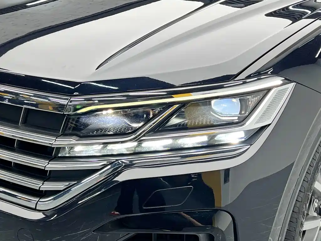 Volkswagen Touareg 2022 — фото 9