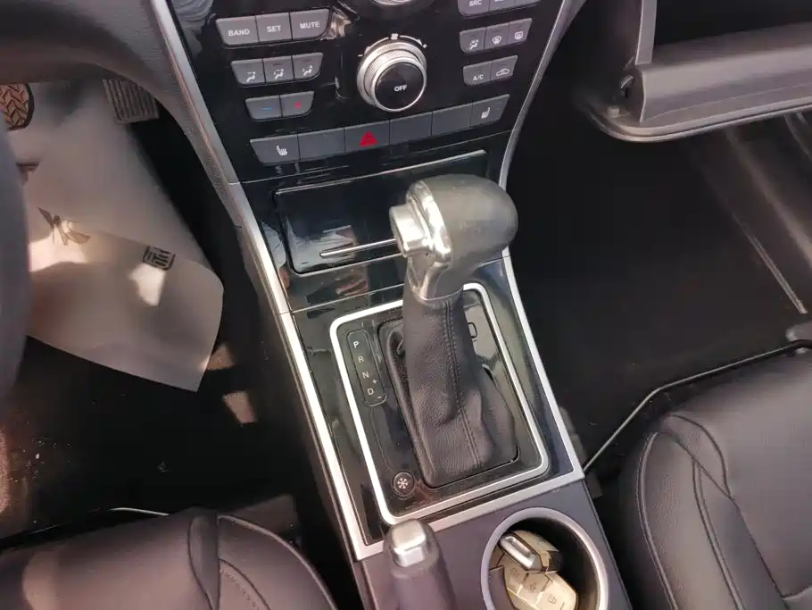 Haval H2 2015 — фото 16