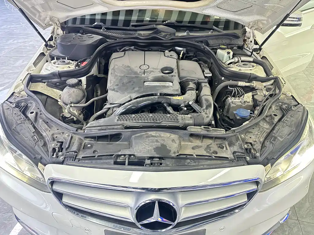 Mercedes-Benz E-Class 2015 — фото 12