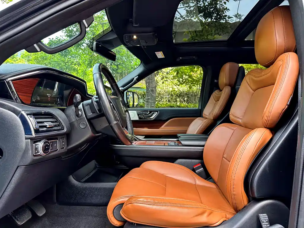 Lincoln Navigator 2021 — фото 19