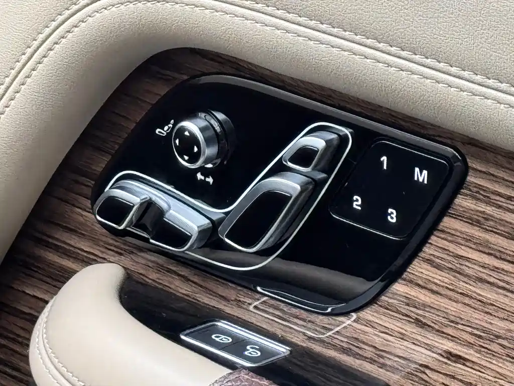 Land Rover Range Rover 2020 — фото 16